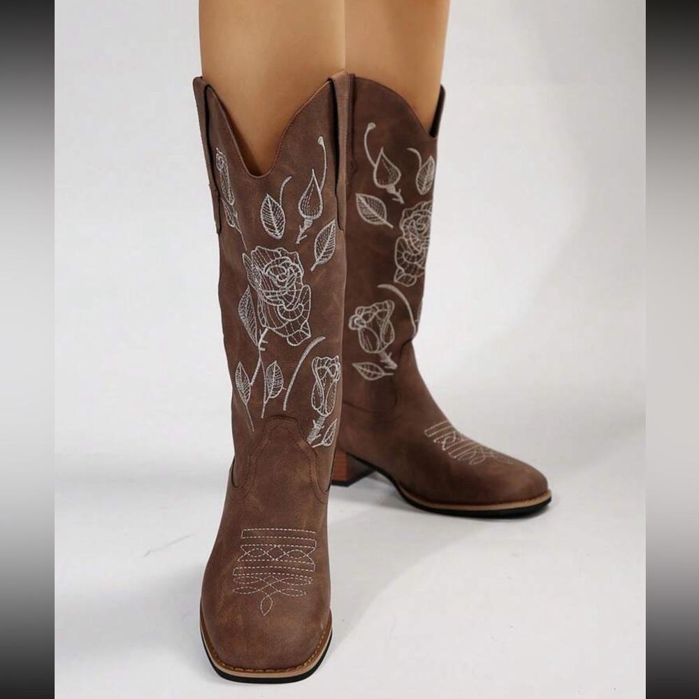 Women’s floral square toed boots size 6.5